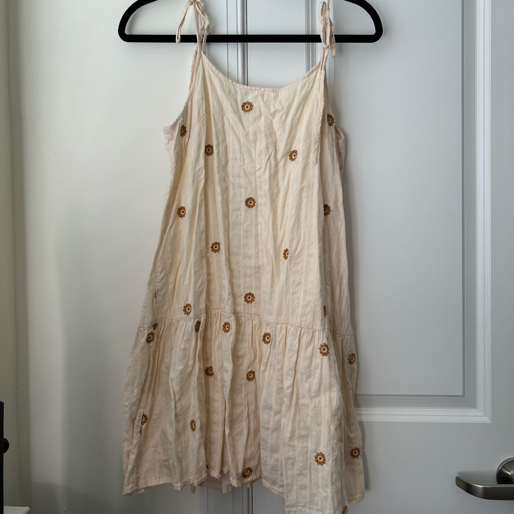 Chic Cream Floral Midi Dress